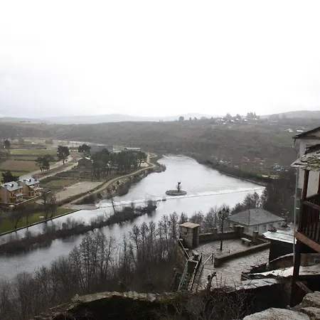 Kır Evi Dos Infantas Lilas Valdespino
